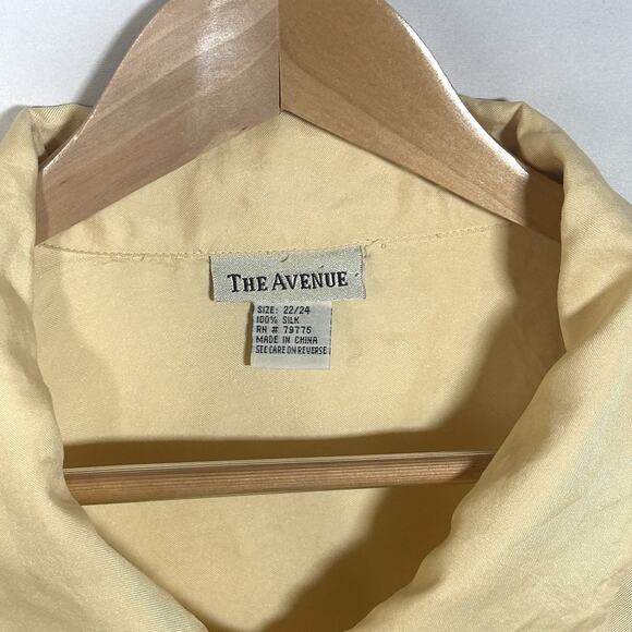 The Avenue Vintage 100% Silk Blouse 22/24 Yellow Oversized Button Down - Picture 4 of 7
